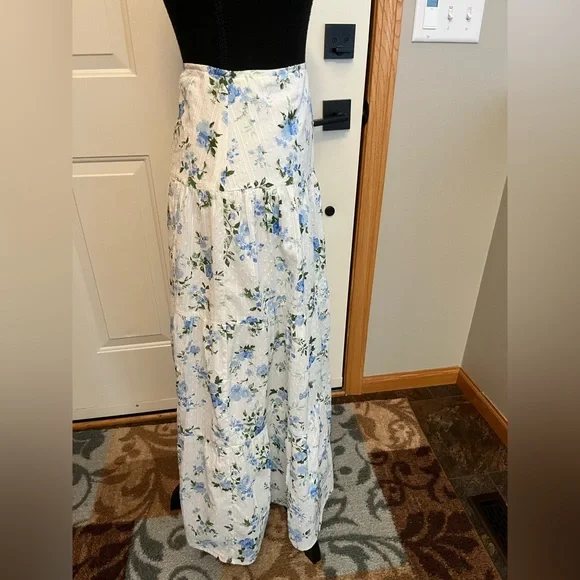 Women’s white and blue floral peasant boho tiered ruffle pull on skirt. Medium - Picture 2 of 15
